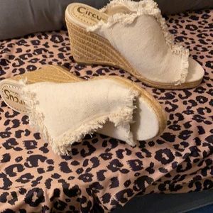 Slip on wedges